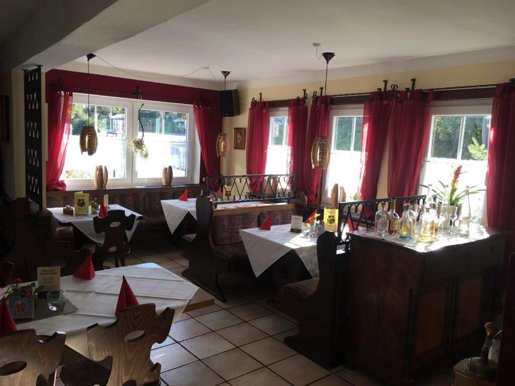 Hotel Zum Weissen Ross Nidda Exteriér fotografie